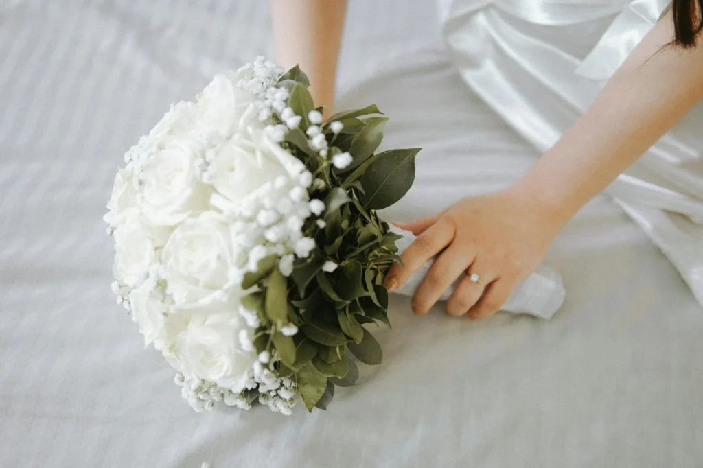 How to Choose a Bouquet with Roses for Any Occasion