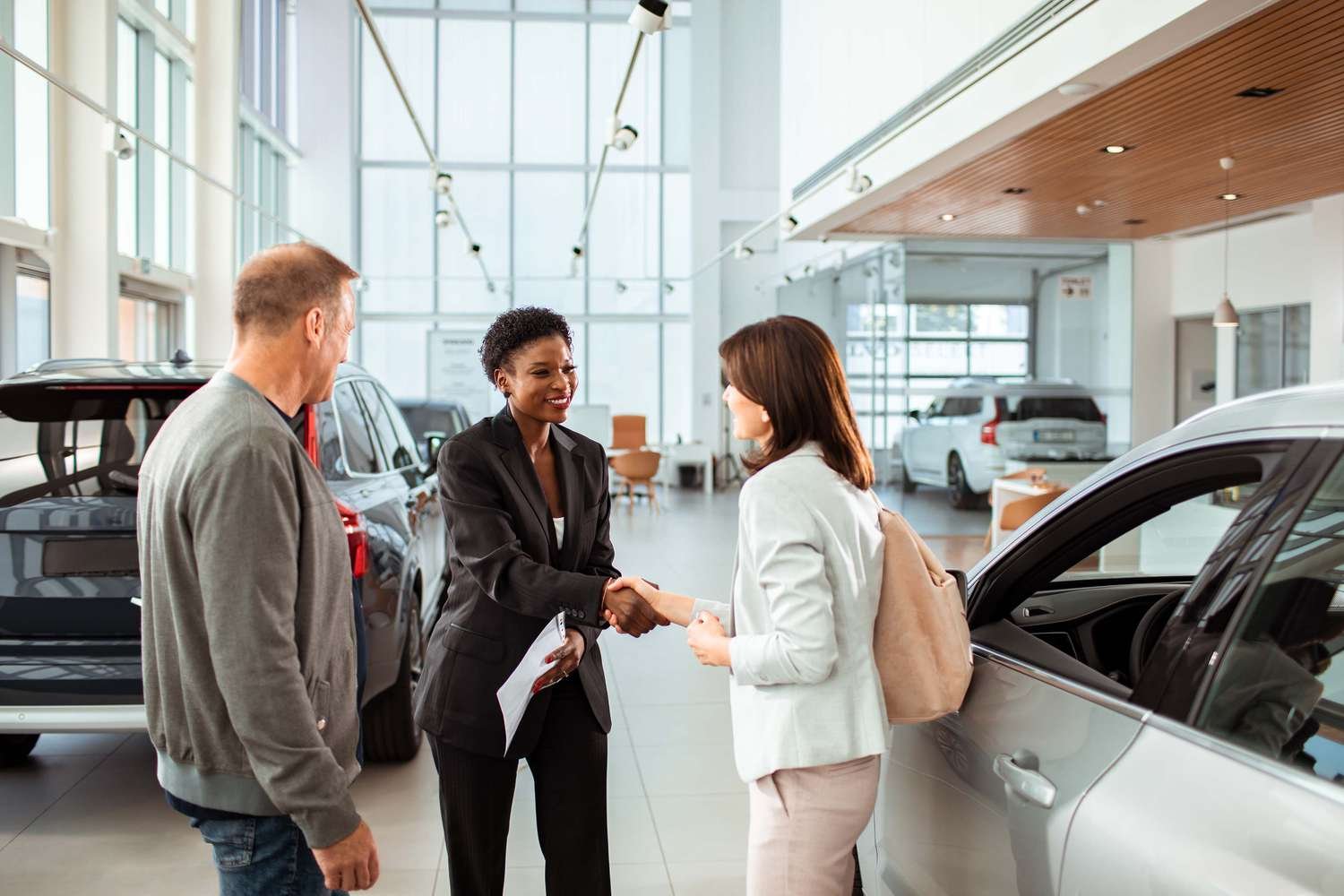 Balancing Monthly Expenses: Financing a Vehicle Without Stress
